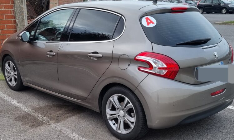 401 Peugeot 208 5%